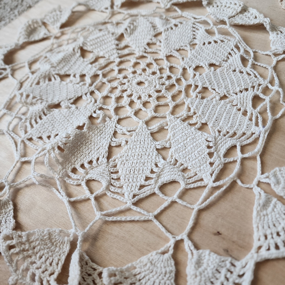 Elegant Cream Crochet Doilies Set - Picture 2 of 8